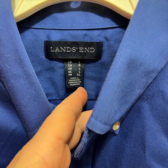 Lands' End Men's Classic Blue Button Down Shirt - Picture 2 of 4